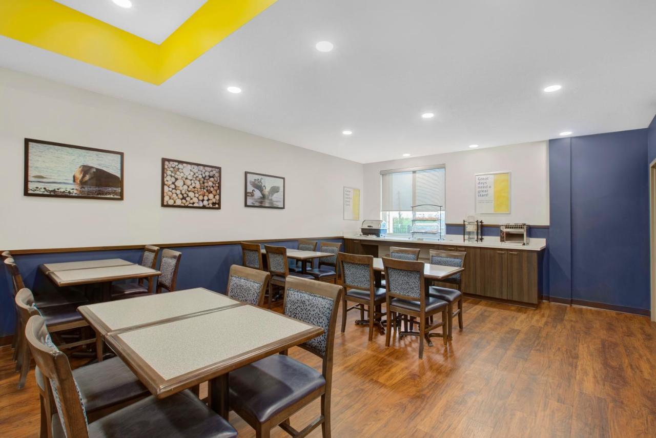 Days Inn & Suites By Wyndham Lindsay Luaran gambar